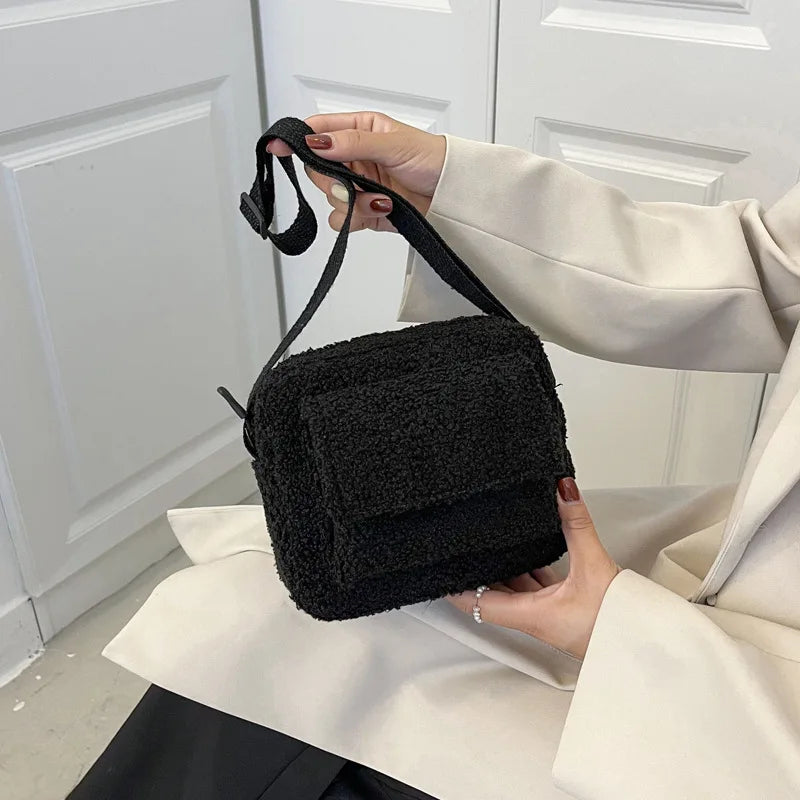 Petit sac banane velours carré
