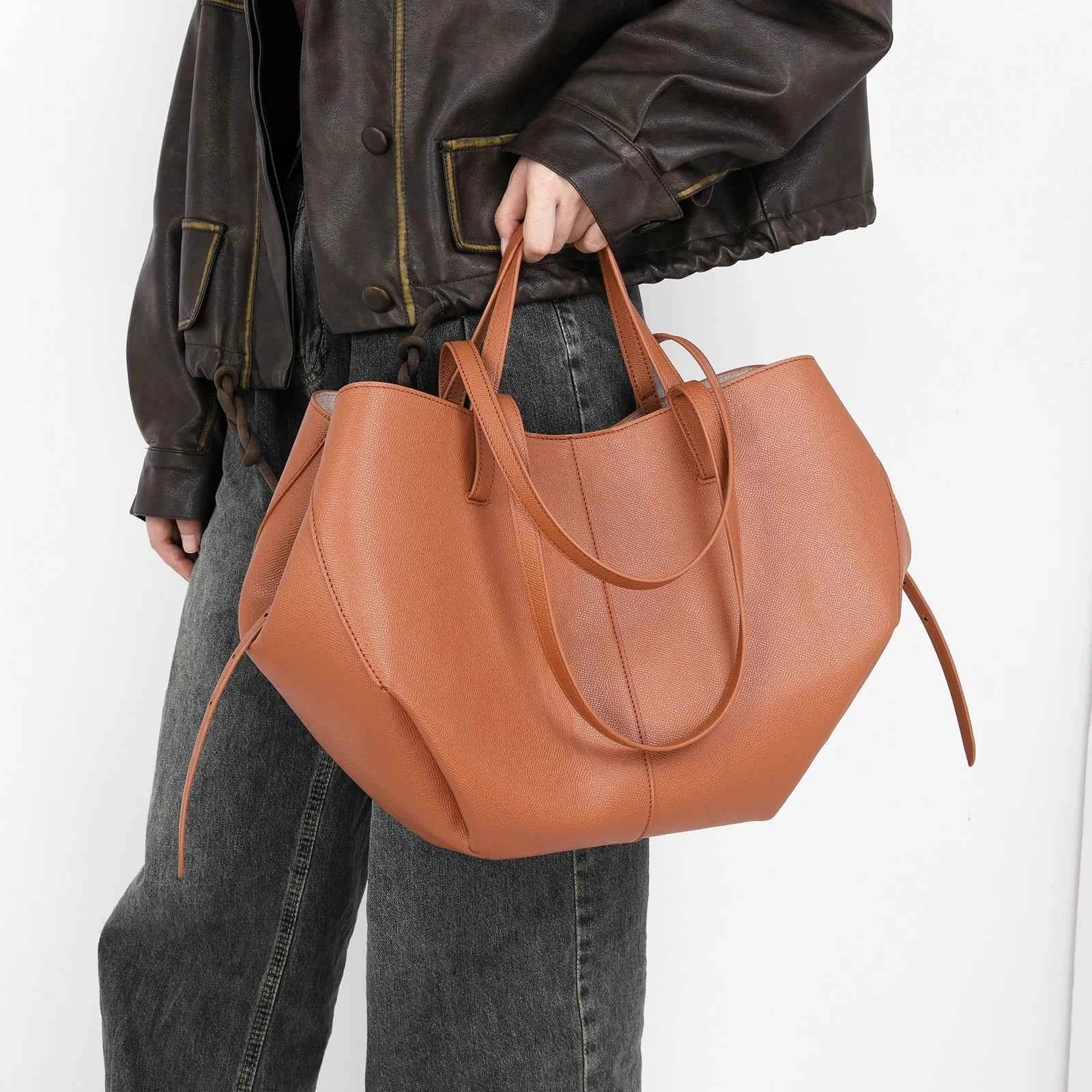 Sac cabas femme cuir souple business B Gris / Offerte-B Café / Offerte-B Rouge / Offerte-A Camel S / Offerte-C Rouge / Offerte-B Gris clair / Offerte-B Kaki / Offerte-B Noir / Offerte-A Dark Gris S / Offerte-A Dark Grey L / Offerte-A Noir L / Offerte-D Café / Offerte-D Marron / Offerte-D Noir / Offerte-C Marron / Offerte-E Blanc / Offerte-E Noir / Offerte-D Kaki / Offerte-ShopGET® 