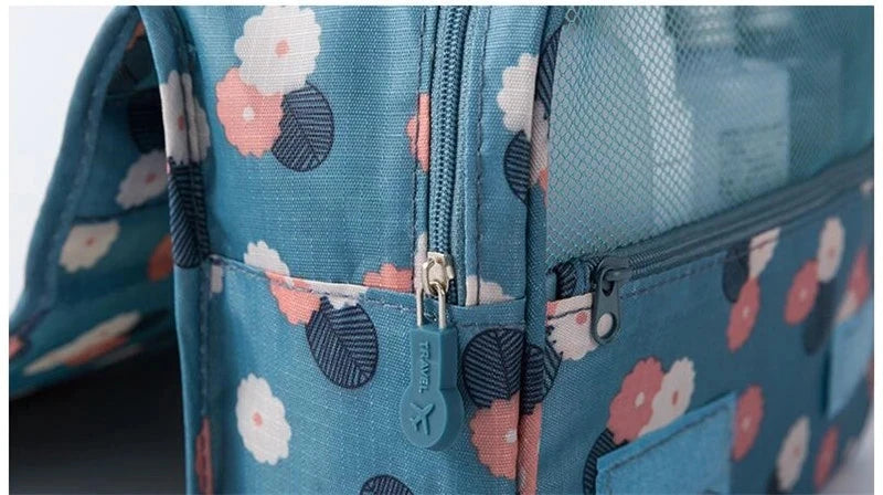Trousse de toilette femme blanche à accrocher - ShopGET®